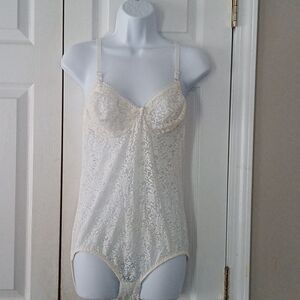 Victoria secret Vintage light cream lace bodysuit teddy lingerie Sz 36B